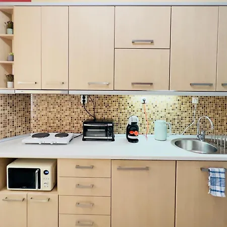 Tobacco Warehouse - Center Gem 카발라